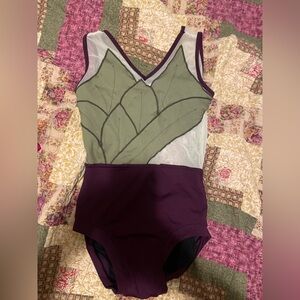 Tiger Friday Leo size small